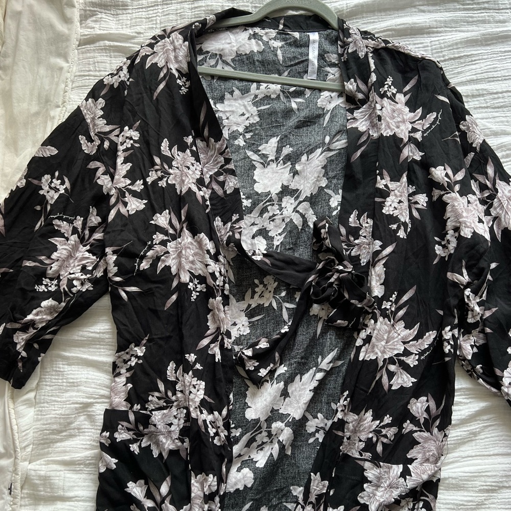 Black and white floral kimono